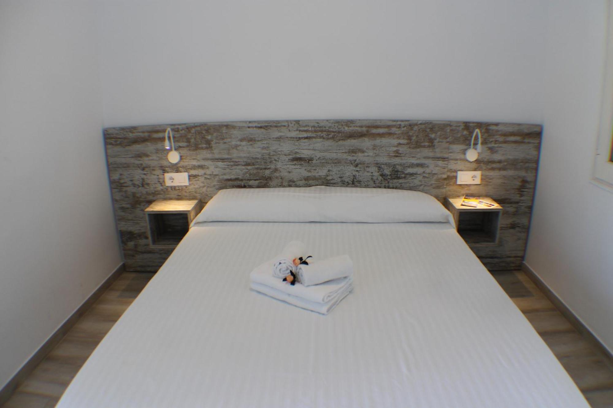 Agi Gloria Rooms 罗萨斯 外观 照片